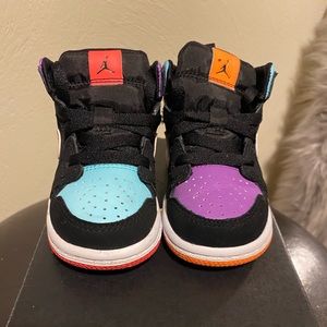 Jordan 1 Mid
